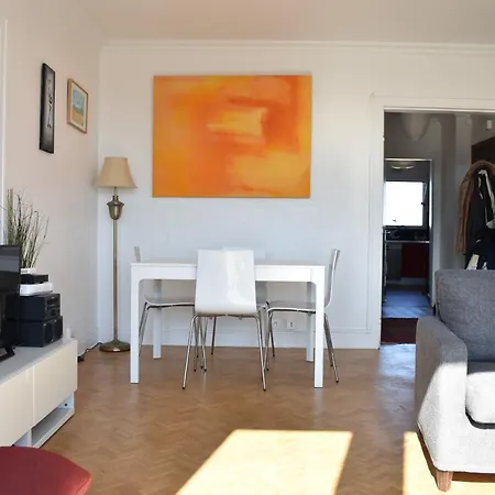Lejlighed 3 Bedroom Eiffel Tower-view Flat *